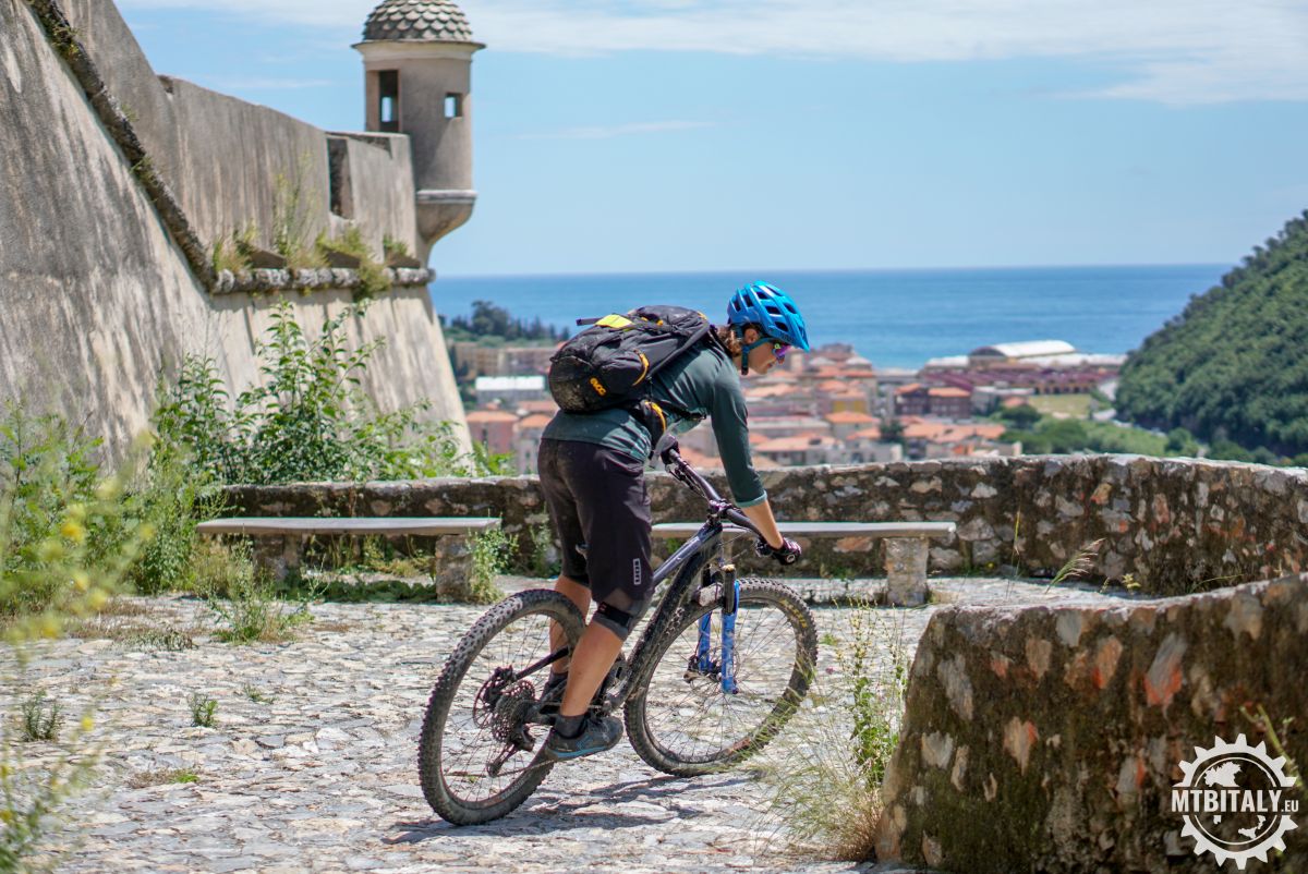 EASY E-BIKE - 3 days on the easiest and scenic path of Finale Ligure